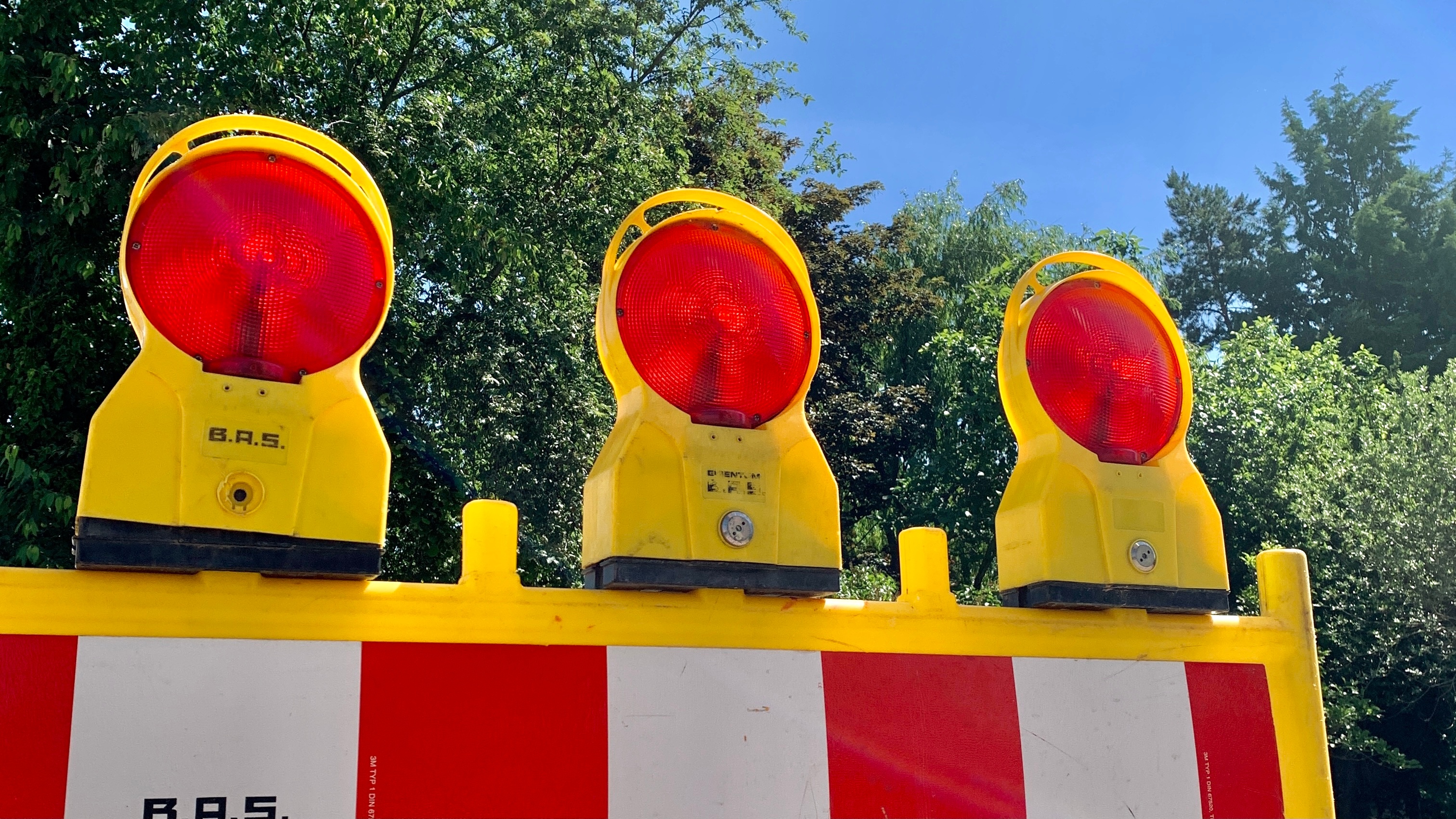 Eine Absperrung einer Baustelle.