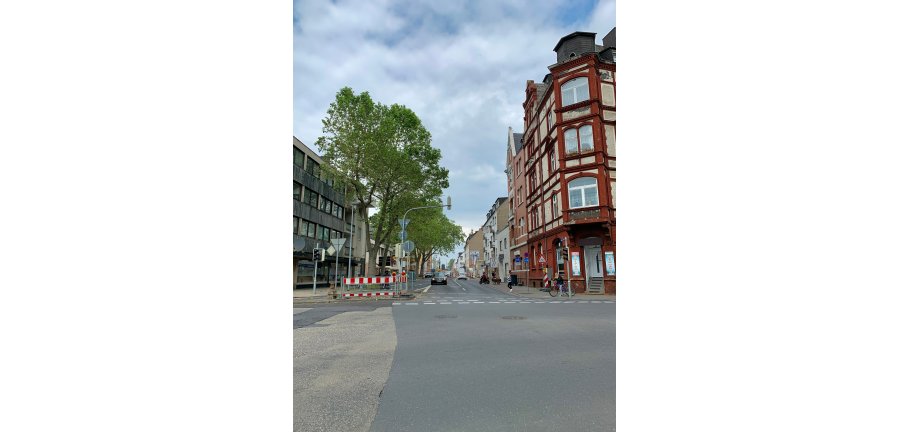 Andernacher Straße Das Bild zeigt die Andernacher Straße Kruezung Balduinbrücke/Brenderweg.