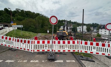Pfaffendorfer Brücke - Sperrung der Brückenabfahrt in Richtung Emser Str.