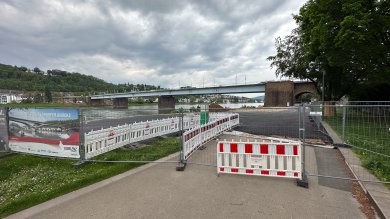 Pfaffendorfer Brücke - Sperrung der Rheinanlagen 