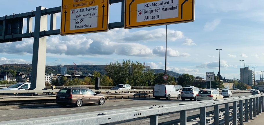 Auf dem Foto sieht man die B9 Richtung Koblenz.