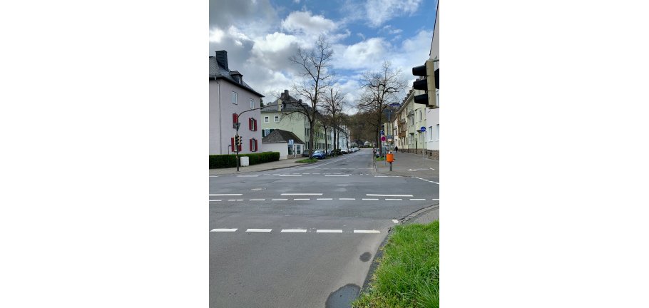 Lindenstraße Das Bild zeigt die Lindenstraße an der Kruezung zur Straße "In der Goldgrube".