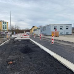 Neue Haltestelle am Moselbad im Rauentaler Moselbogen. 