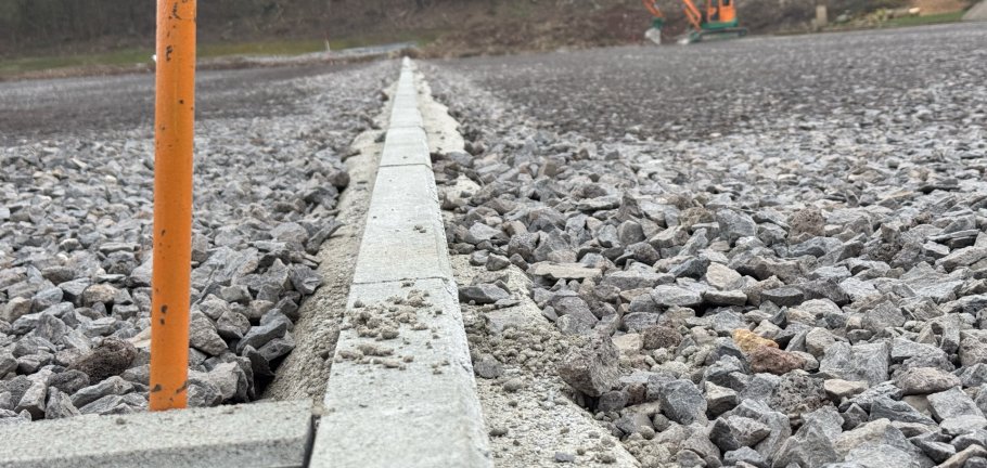 Die ersten Teilarbeiten für die neue Außenanlage sind vollzogen. Die ersten Teilarbeiten für die neue Außenanlage sind vollzogen.