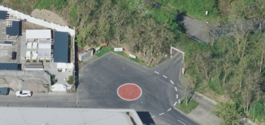 Luftbild einer Bahnunterführung,.