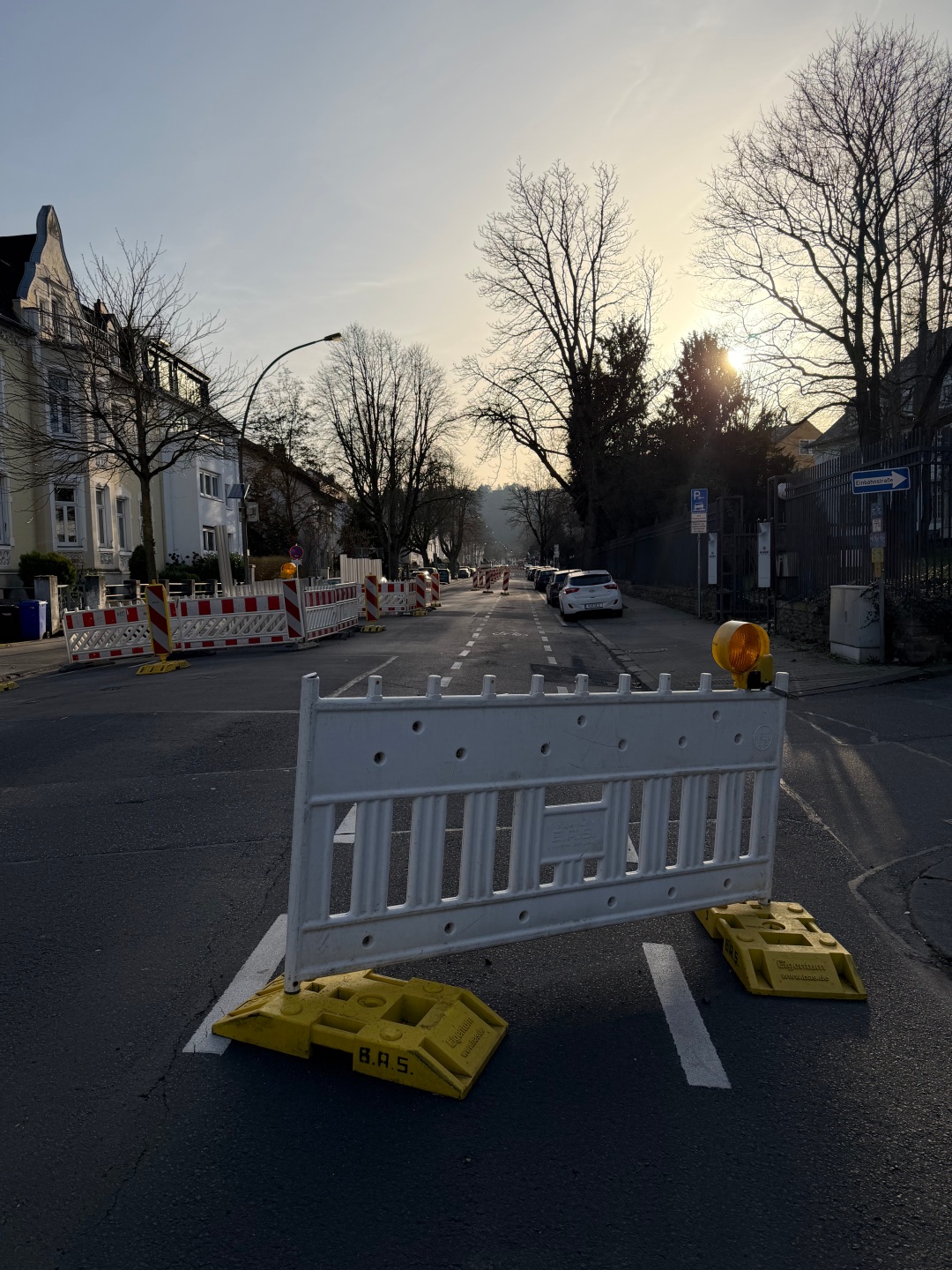 Die Kanalbauarbeiten der Mainzer Straße befinden sich im 2. Bauabschnitt. Die Kanalbauarbeiten der Mainzer Straße befinden sich im 2. Bauabschnitt.