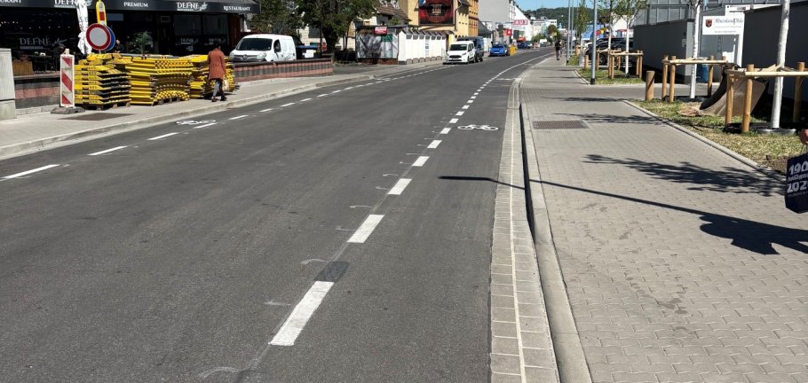 Im Wallersheimer Weg wurden die Gehwegbereiche neben den Kanalbau- und Straßenbauarbeiten auch ausgebaut. 