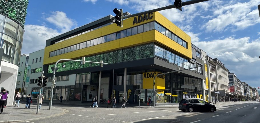 Die Lichtsignalanlage an der Kreuzung Luisenstraße/ Viktoriastraße ist ausgefallen. 