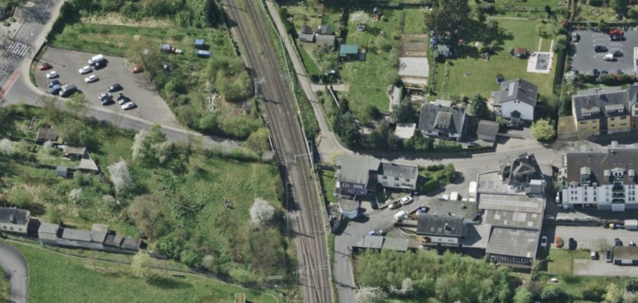 Die Unterführung Heiligenweg wird wegen Kampfmittelsondierungen gesperrt. Die Unterführung Heiligenweg wird wegen Kampfmittelsondierungen gesperrt.