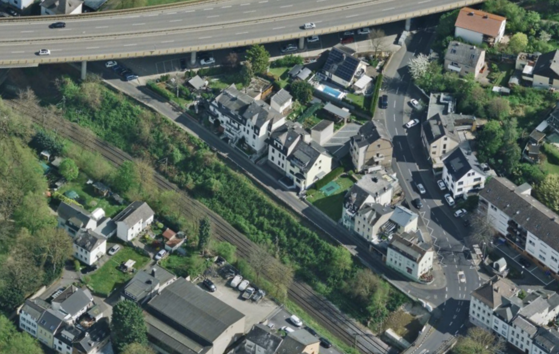 Die Mendelssohnstraße wird erneut für Arbeiten der Bahn gesperrt. Die Mendelssohnstraße wird erneut für Arbeiten der Bahn gesperrt.